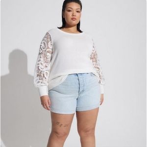 TORRID 5 Inch Mom Jean Premium Classic Denim Short